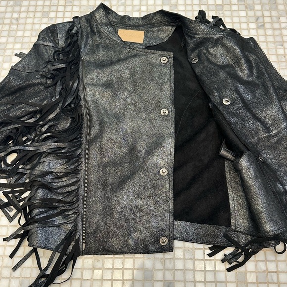 CLEOBELLA Everly Metallic Leather Fringe Metallic Black Jacket - Picture 4 of 12